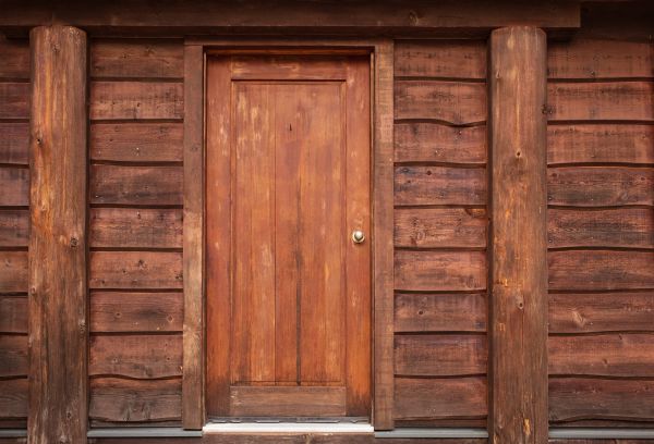 Log Cabin Siding Installation in Milton