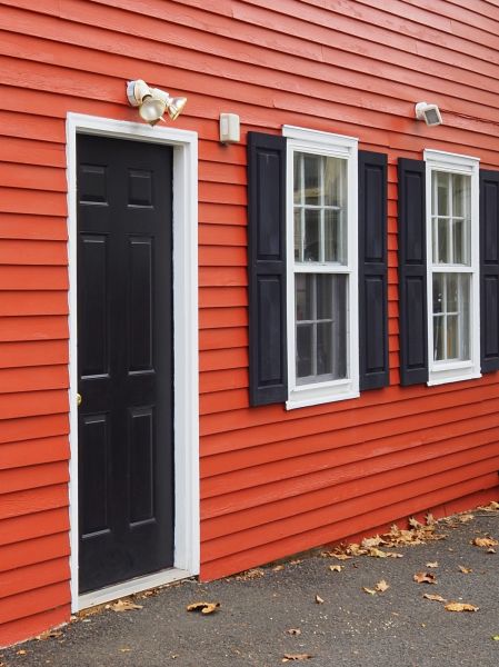 Cost of Red Vinyl Siding Installation in Milton