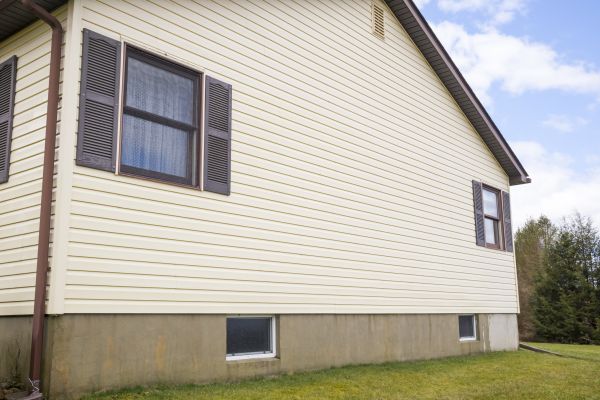 Dutch Lap Siding Repair in Milton