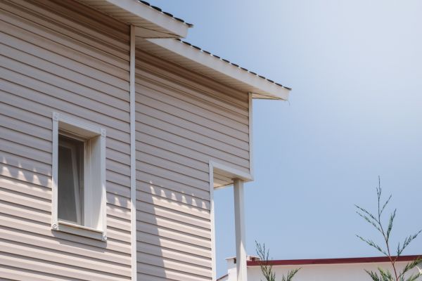 Cost of Vinyl Siding Hole Repair in Milton